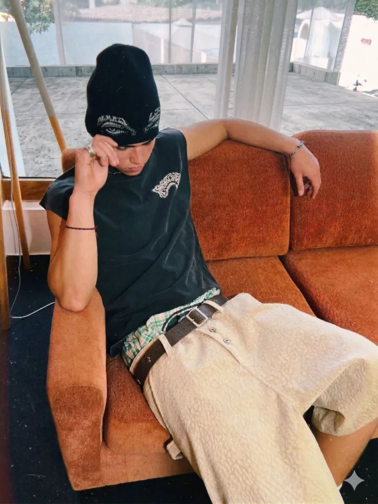 Editorial ALCORTE — look urbano con gorro