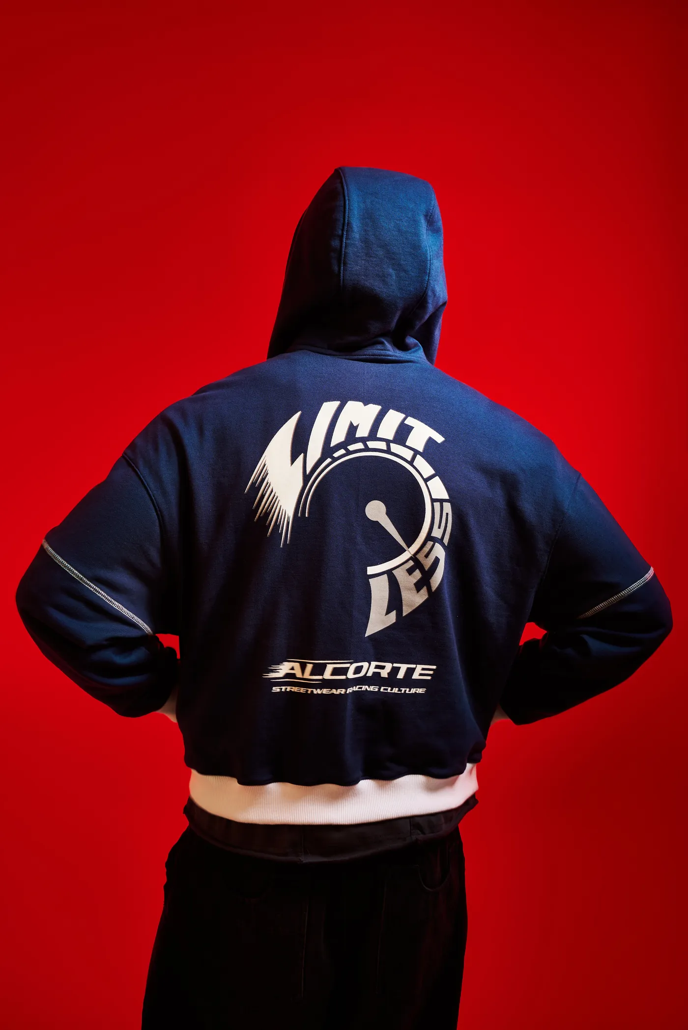 Espalda del Hoodie Race ALCORTE con el gráfico Limitless